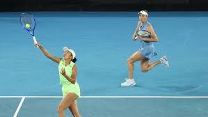 牌九实战：揭秘“变牌衣”等高科技老千工具在骨牌局中的伪装。（牌九对局观察：揭露“变牌衣”等高科技作弊装置在骨牌桌上的隐匿伪装）